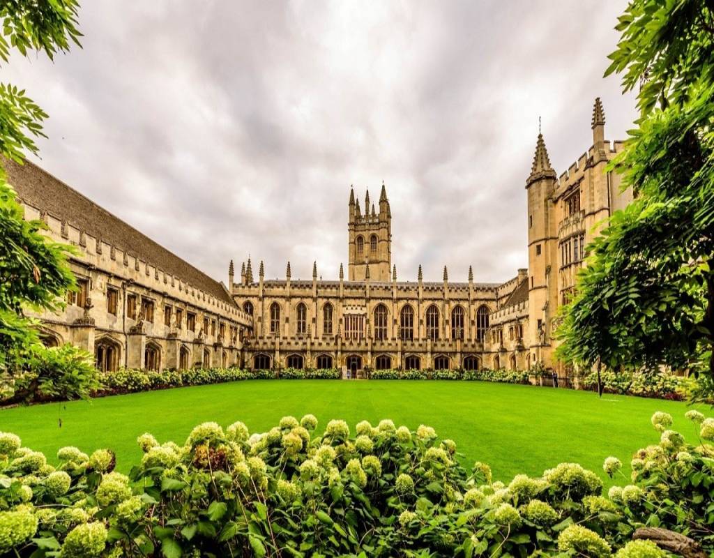 Đại học Oxford - Địa điểm du học lý tưởng tại đất nước Anh 