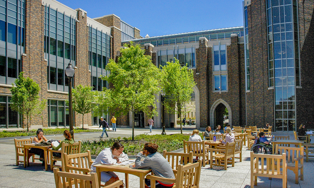 Duke University có nhiều chương trình học bổng hấp dẫn dành cho sinh viên quốc tế